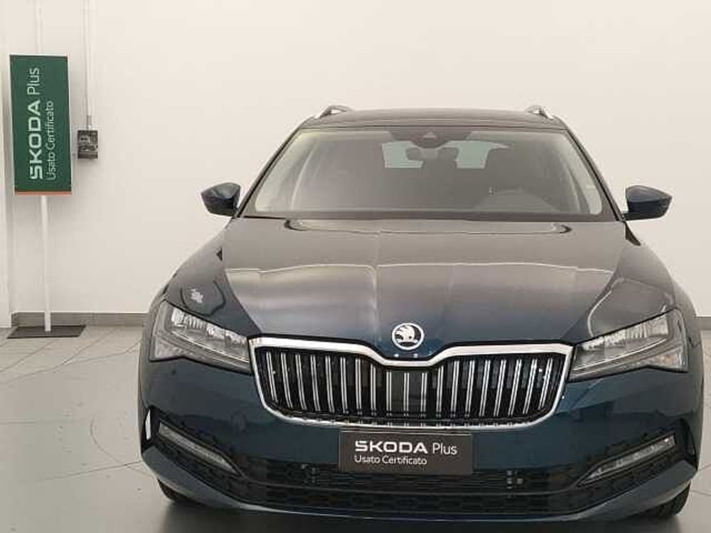 Skoda Superb nuova a Varese (2)