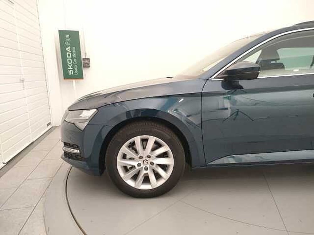 Skoda Superb nuova a Varese (6)