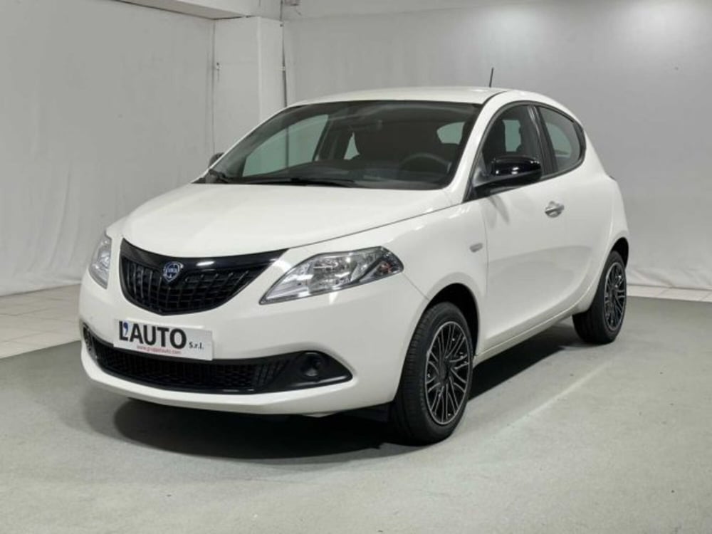 Lancia Ypsilon usata a Sondrio