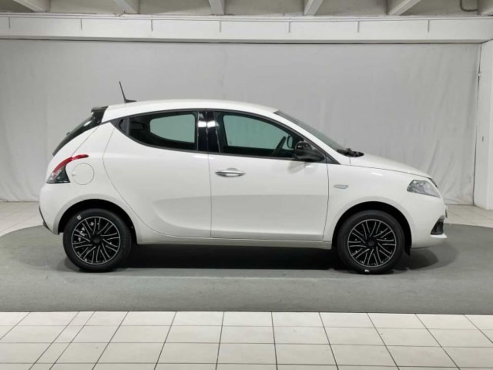 Lancia Ypsilon usata a Sondrio (6)