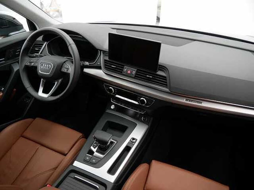 Audi Q5 Sportback nuova a Varese (9)