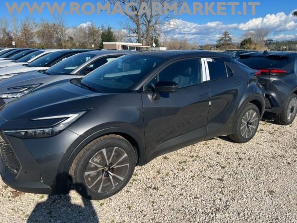 Toyota Toyota C-HR nuova a Roma (9)