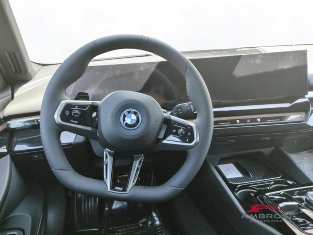 BMW i5 Touring nuova a Perugia (12)