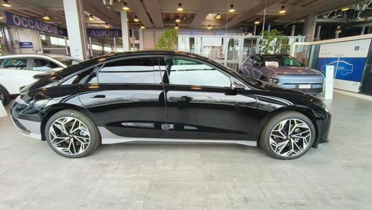 Hyundai Ioniq 5 nuova a Reggio Emilia (11)