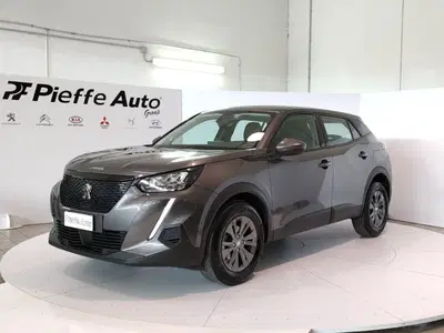 Peugeot 2008 PureTech 100 S&amp;S Active Pack del 2021 usata a Grottammare