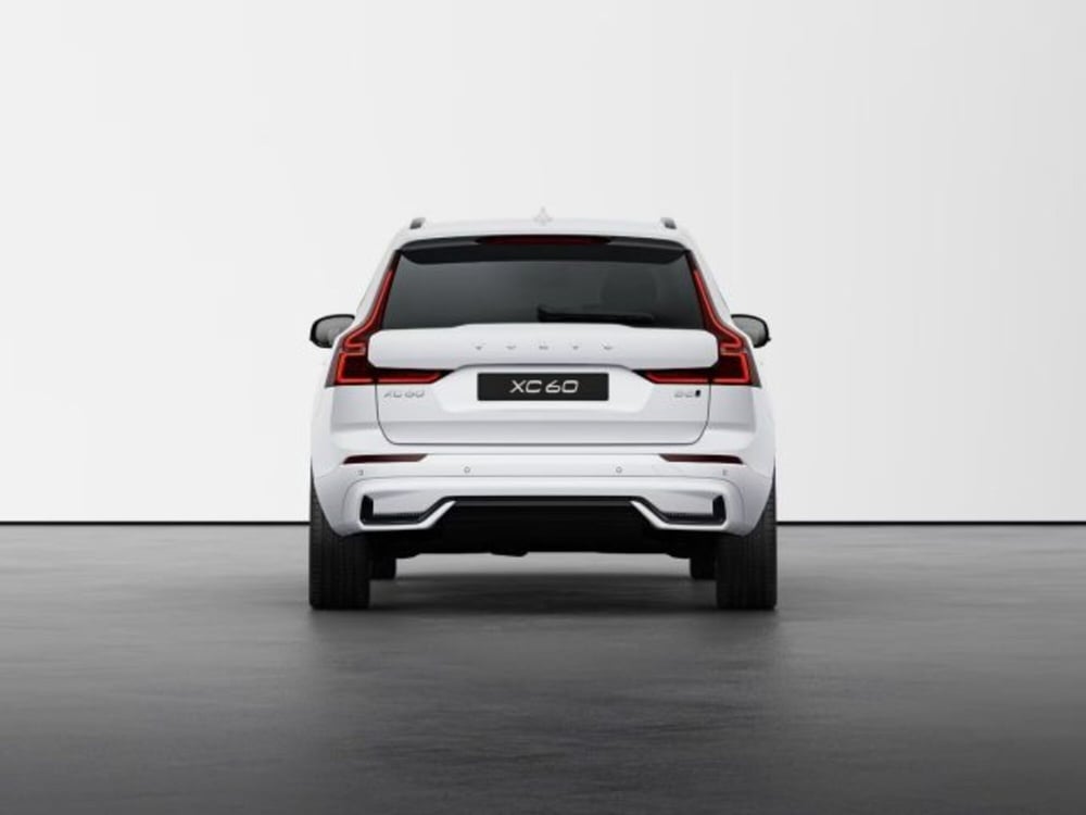 Volvo XC60 nuova a Modena (5)