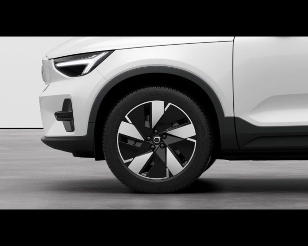 Volvo XC40 nuova a Treviso (4)