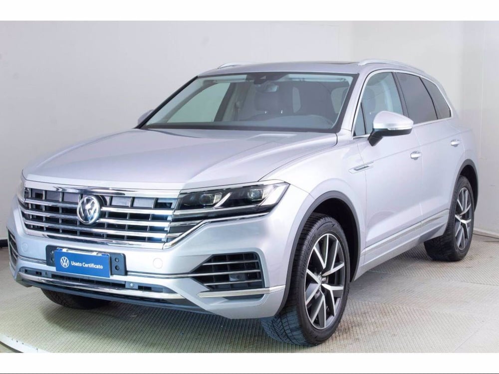 Volkswagen Touareg usata a Novara