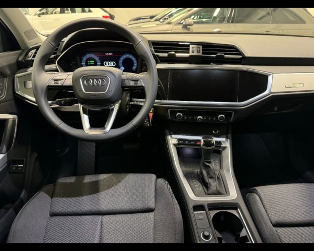 Audi Q3 Sportback nuova a Treviso (3)