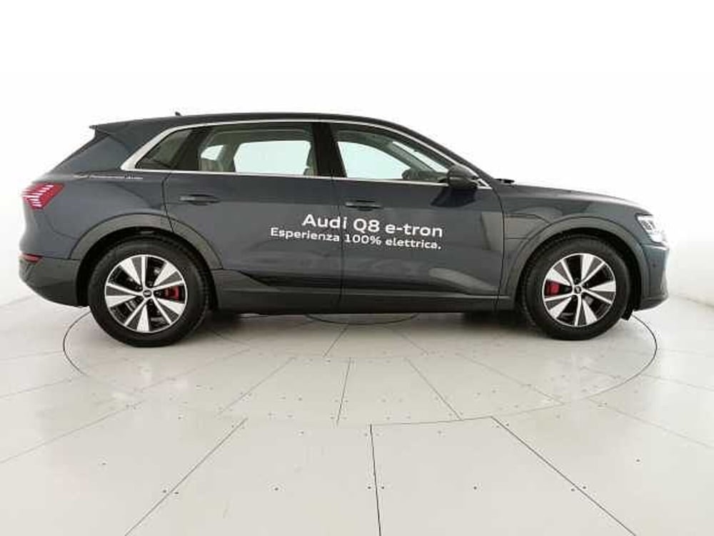 Audi Q8 Sportback nuova a Chieti (4)