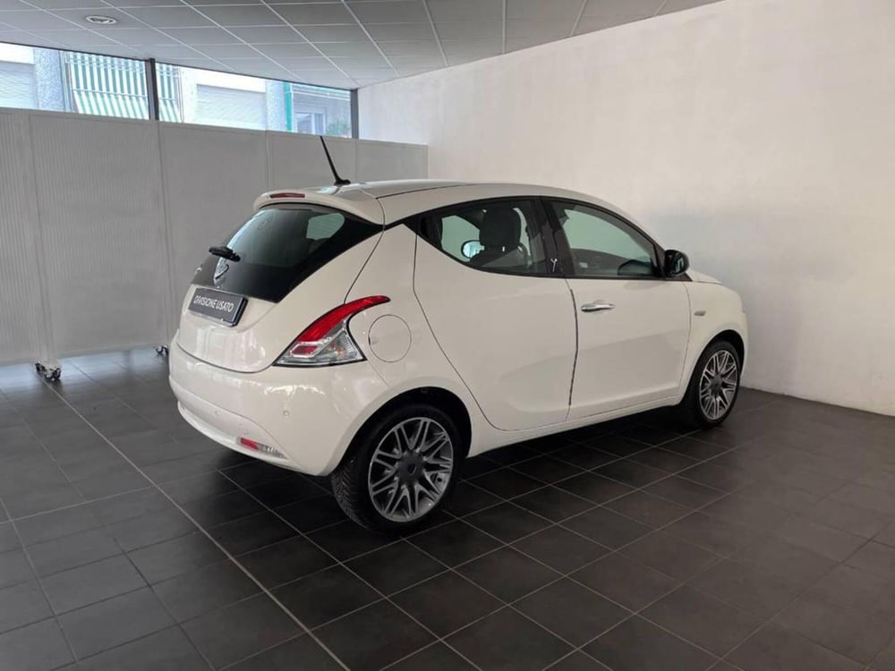 Lancia Ypsilon usata a Torino (2)