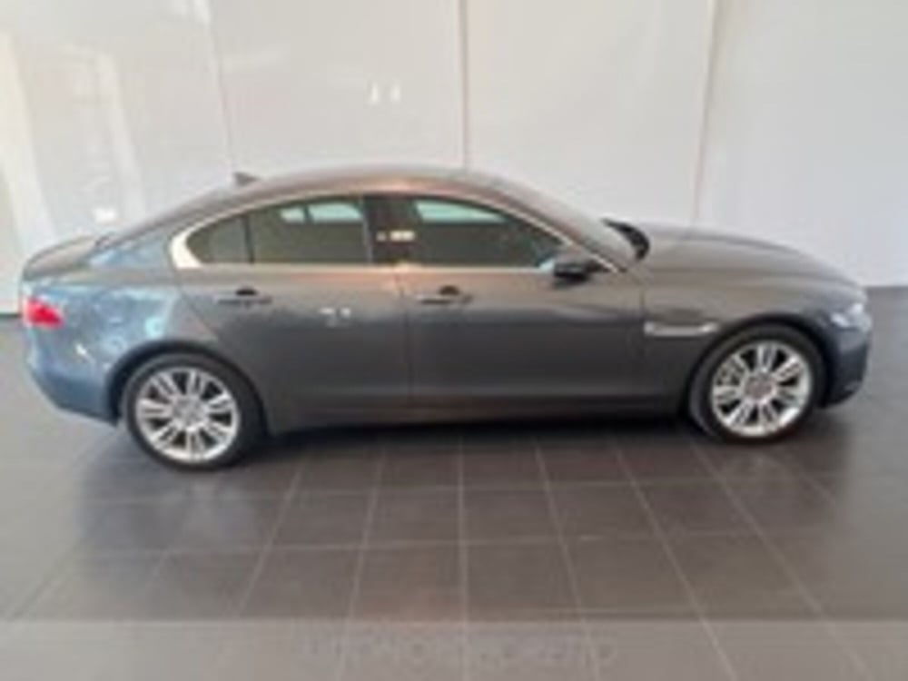 Jaguar XE usata a Pordenone (13)