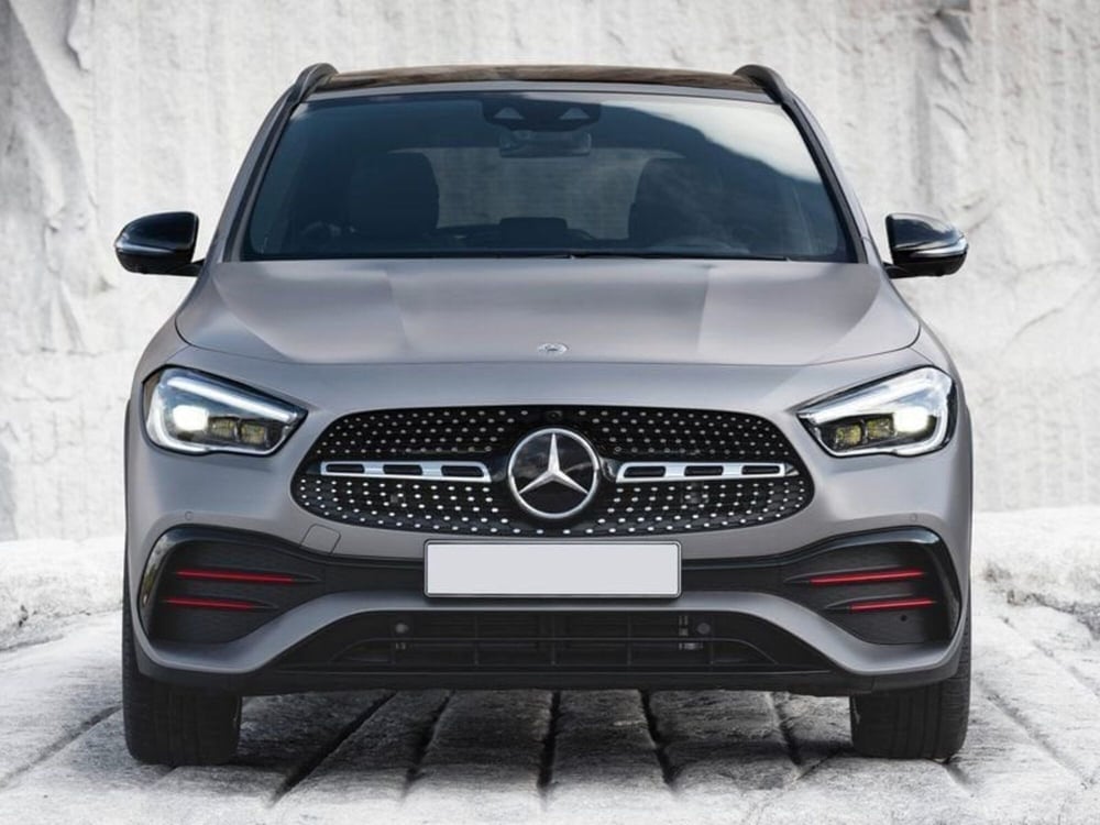 Mercedes-Benz GLA SUV nuova  (2)