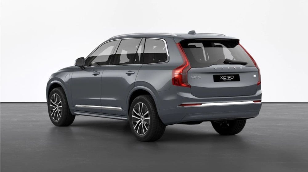 Volvo XC90 nuova a Bari (2)