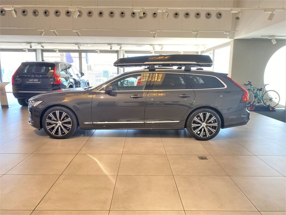 Volvo V90 nuova a Bari (5)