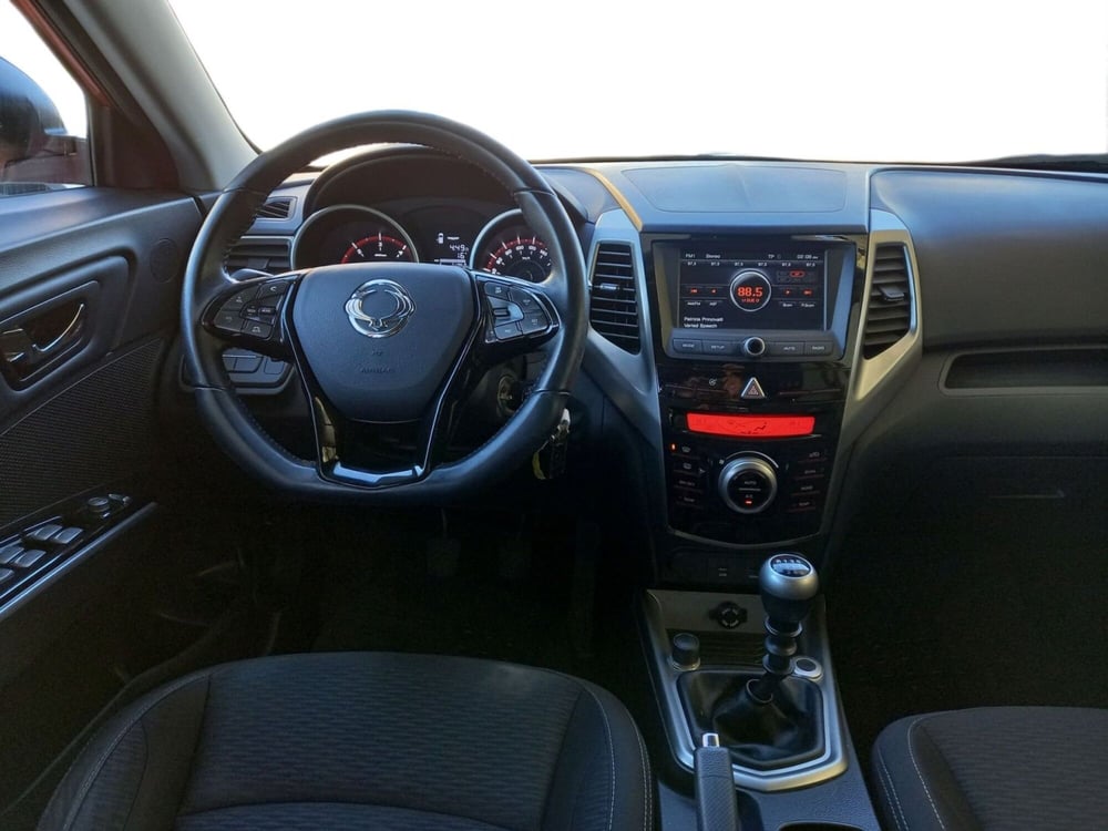 Ssangyong Tivoli usata a Bari (8)