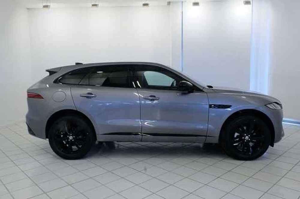 Jaguar F-Pace nuova a Mantova (6)