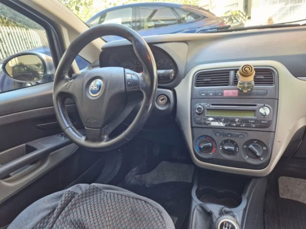 Fiat Grande Punto usata a Napoli (10)