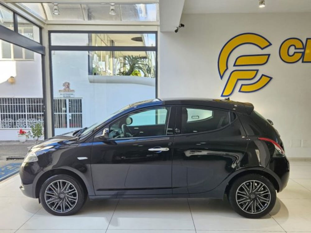 Lancia Ypsilon usata a Napoli (3)