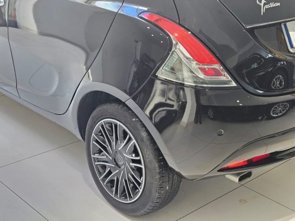 Lancia Ypsilon usata a Napoli (5)