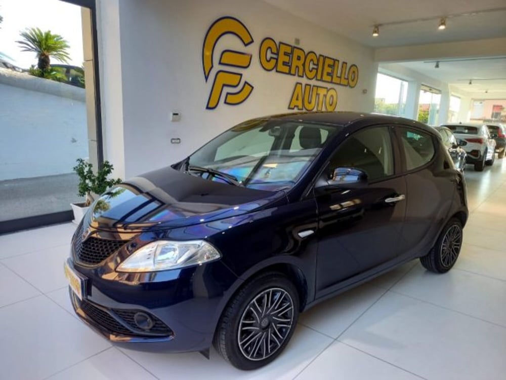 Lancia Ypsilon usata a Napoli (2)