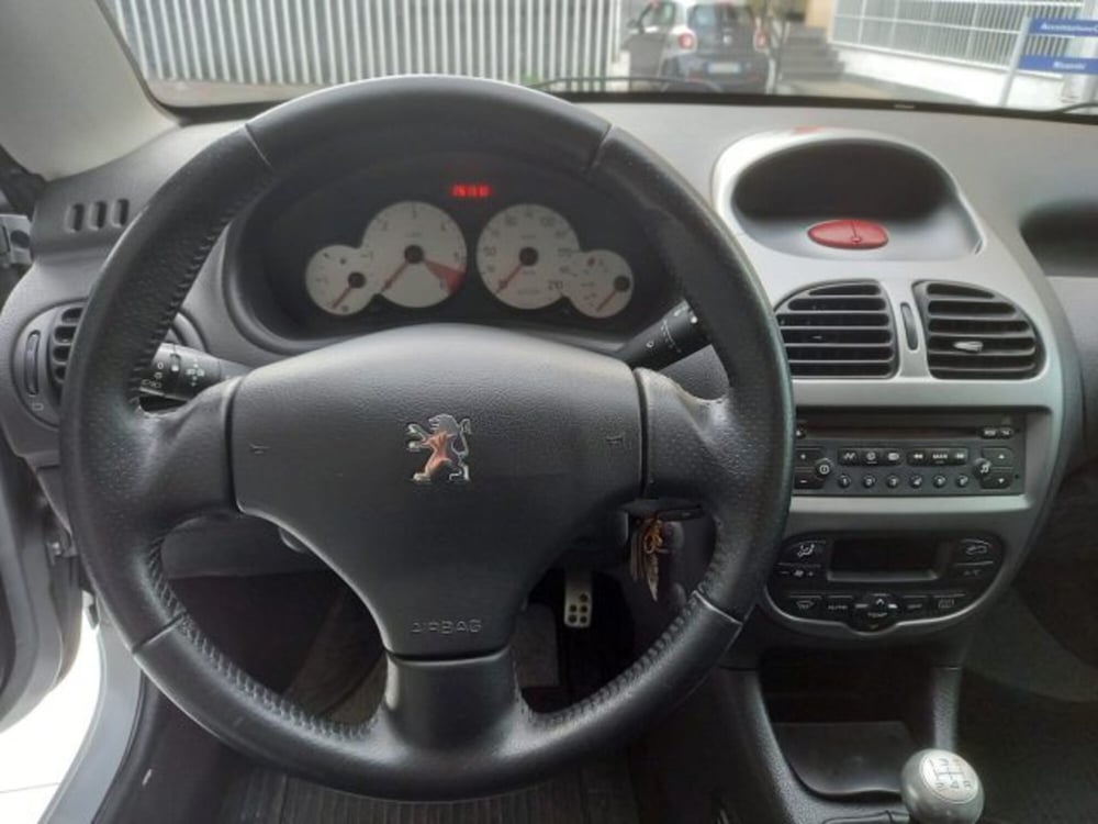 Peugeot 206 Cabrio usata a Napoli (14)