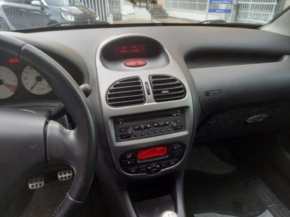 Peugeot 206 Cabrio usata a Napoli (15)