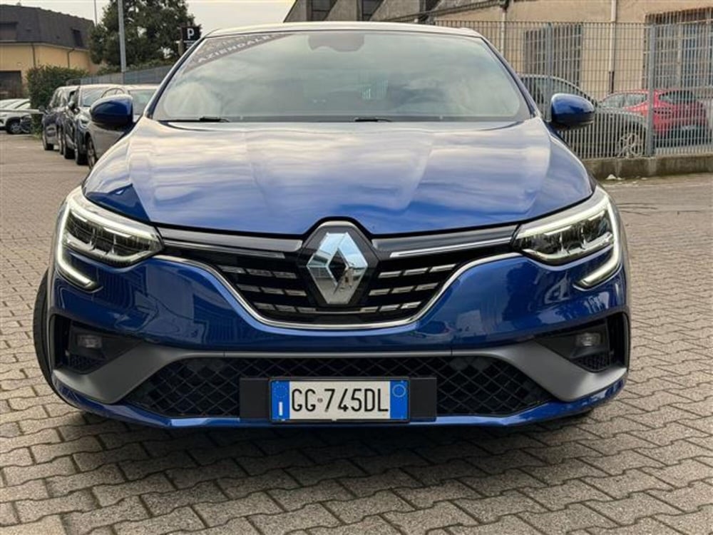 Renault Megane E-Tech Electric nuova a Pavia (2)