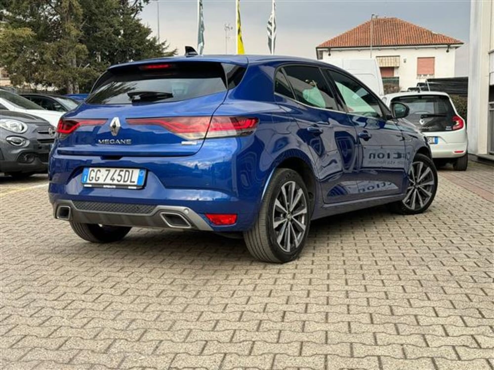 Renault Megane E-Tech Electric nuova a Pavia (3)