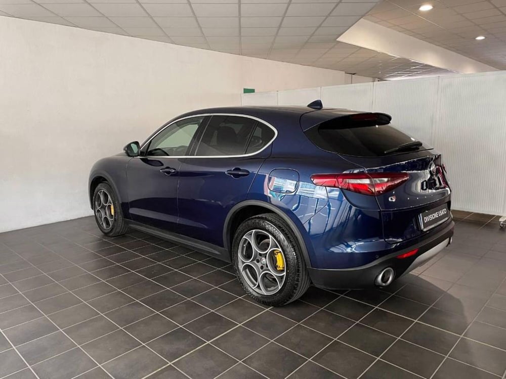 Alfa Romeo Stelvio usata a Torino (3)