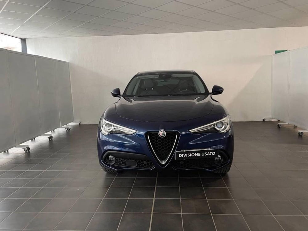 Alfa Romeo Stelvio usata a Torino (4)