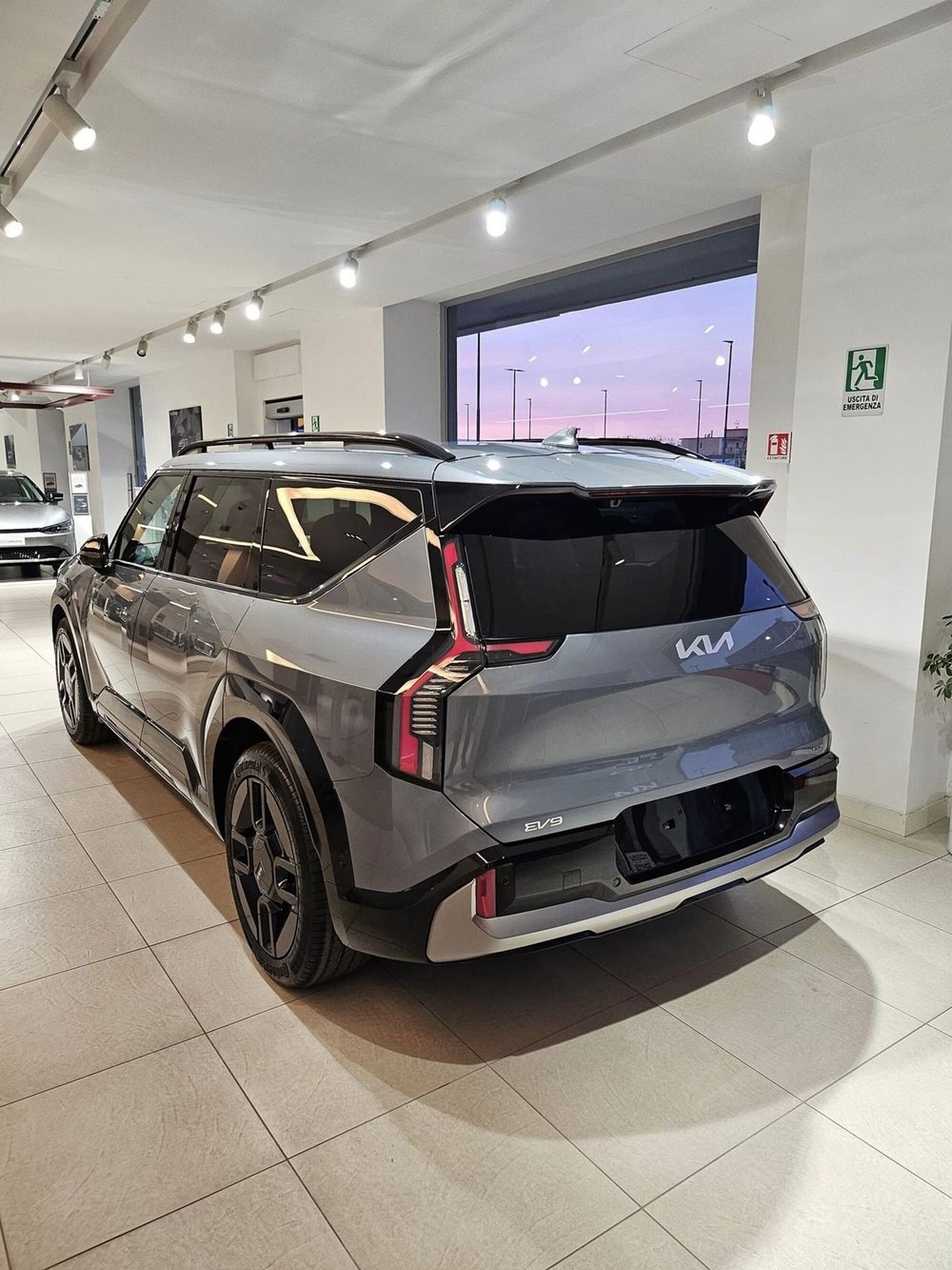 Kia EV9 nuova a Napoli (4)