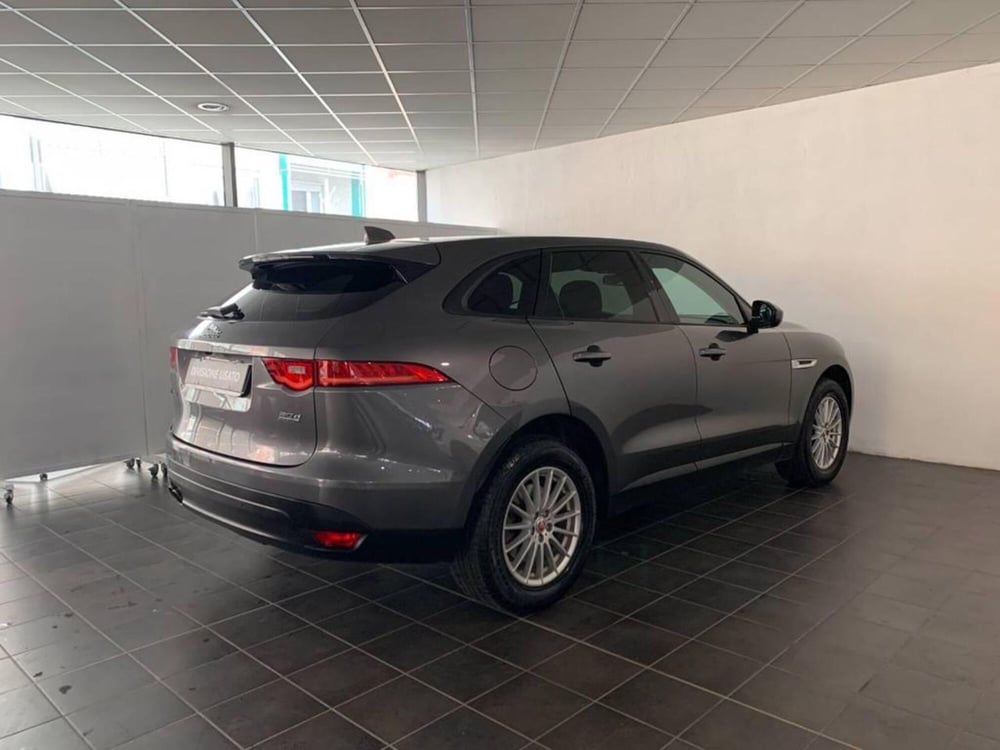 Jaguar F-Pace usata a Torino (3)