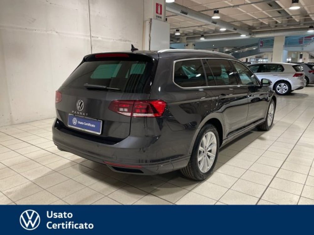 Volkswagen Passat Variant nuova a Vicenza (4)