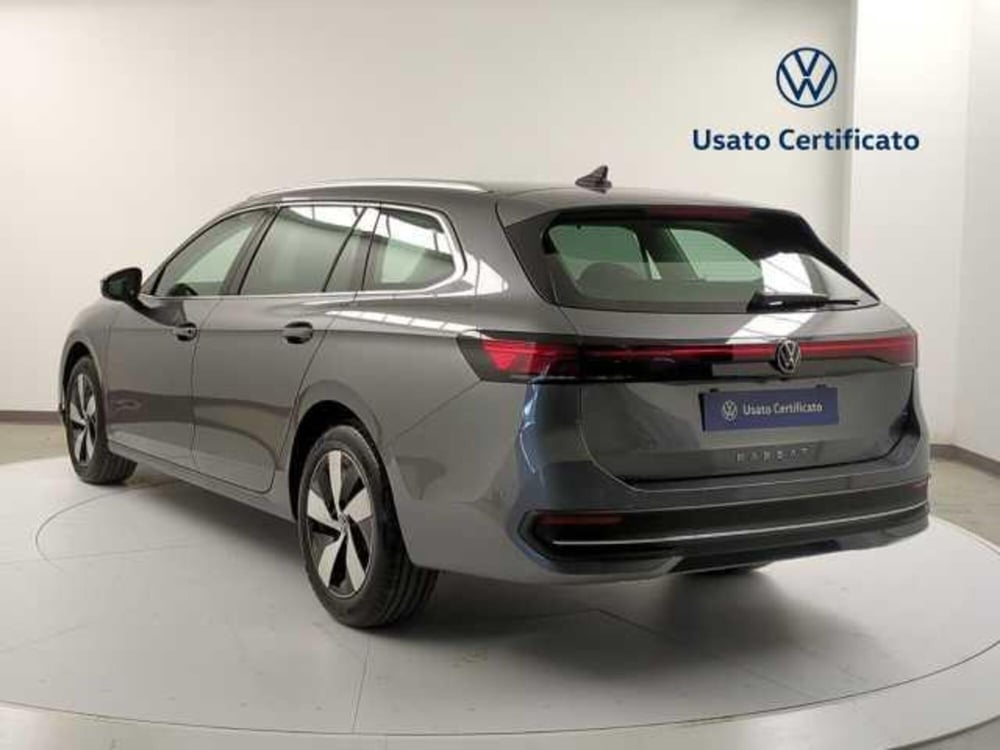 Volkswagen Passat Variant nuova a Avellino (5)