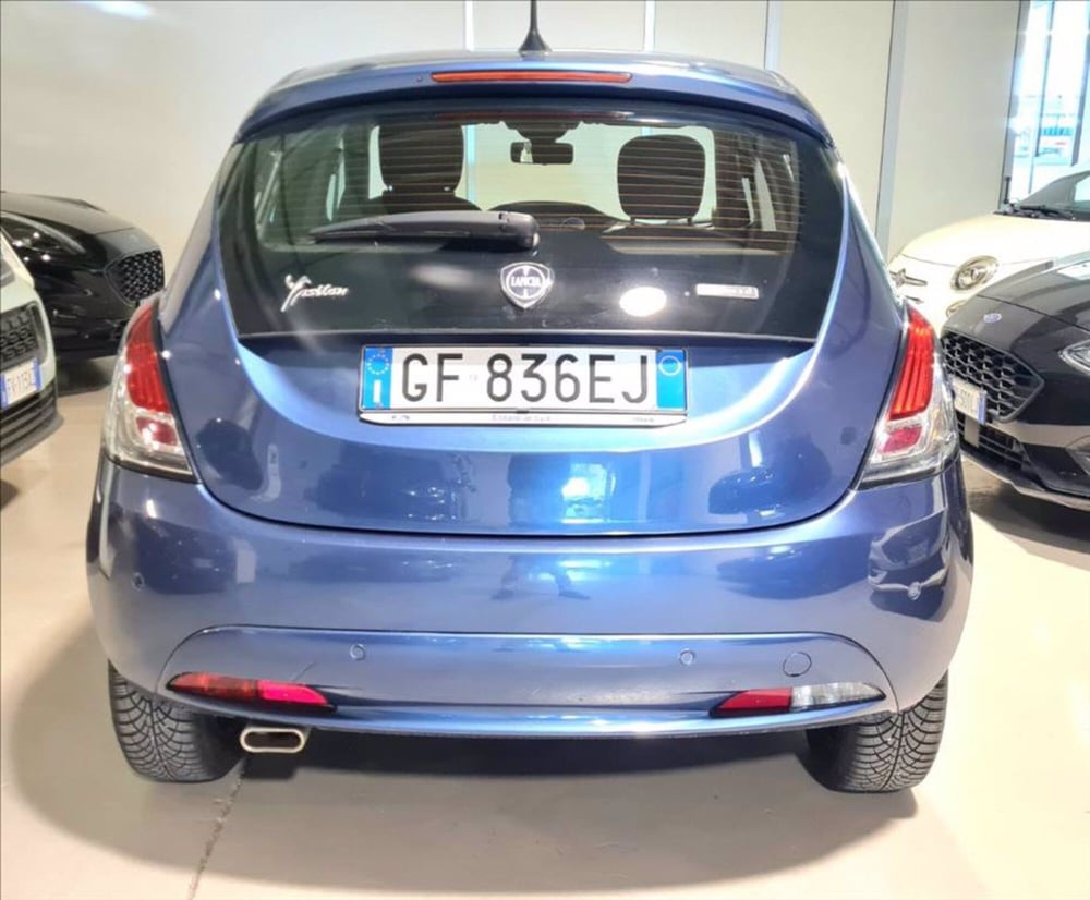 Lancia Ypsilon usata a Milano (6)