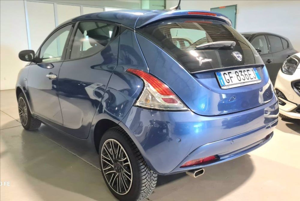 Lancia Ypsilon usata a Milano (7)