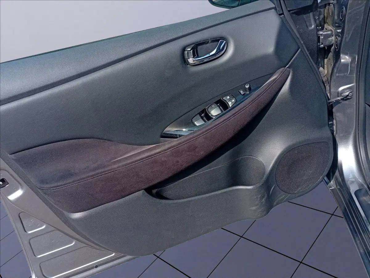 Nissan Leaf usata a Milano (13)