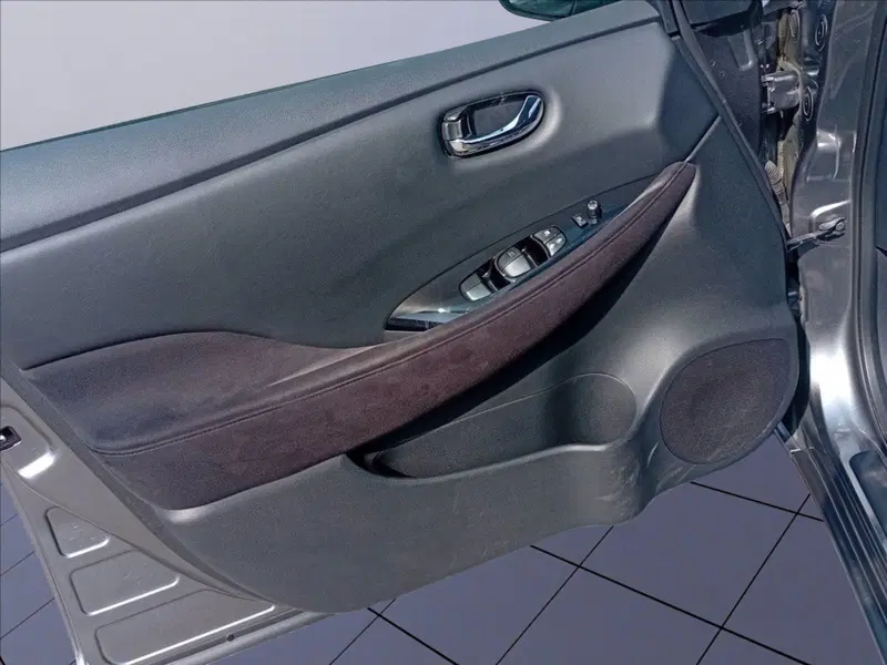 Nissan Leaf usata a Milano (13)