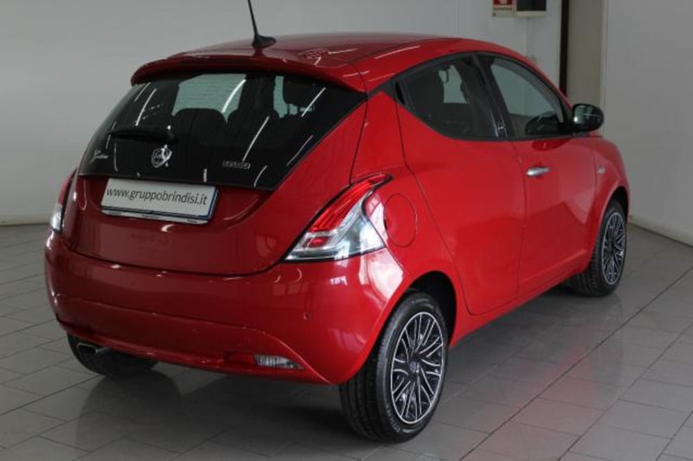 Lancia Ypsilon usata a Potenza (4)