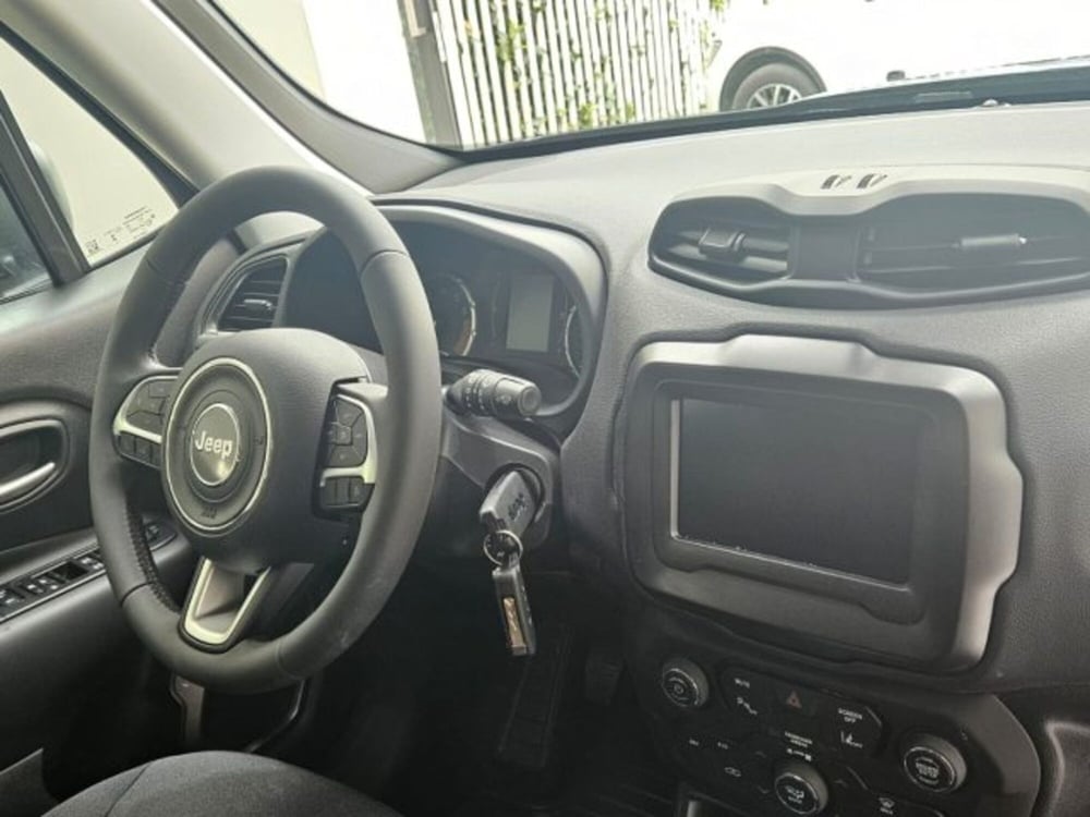 Jeep Renegade nuova a Napoli (10)