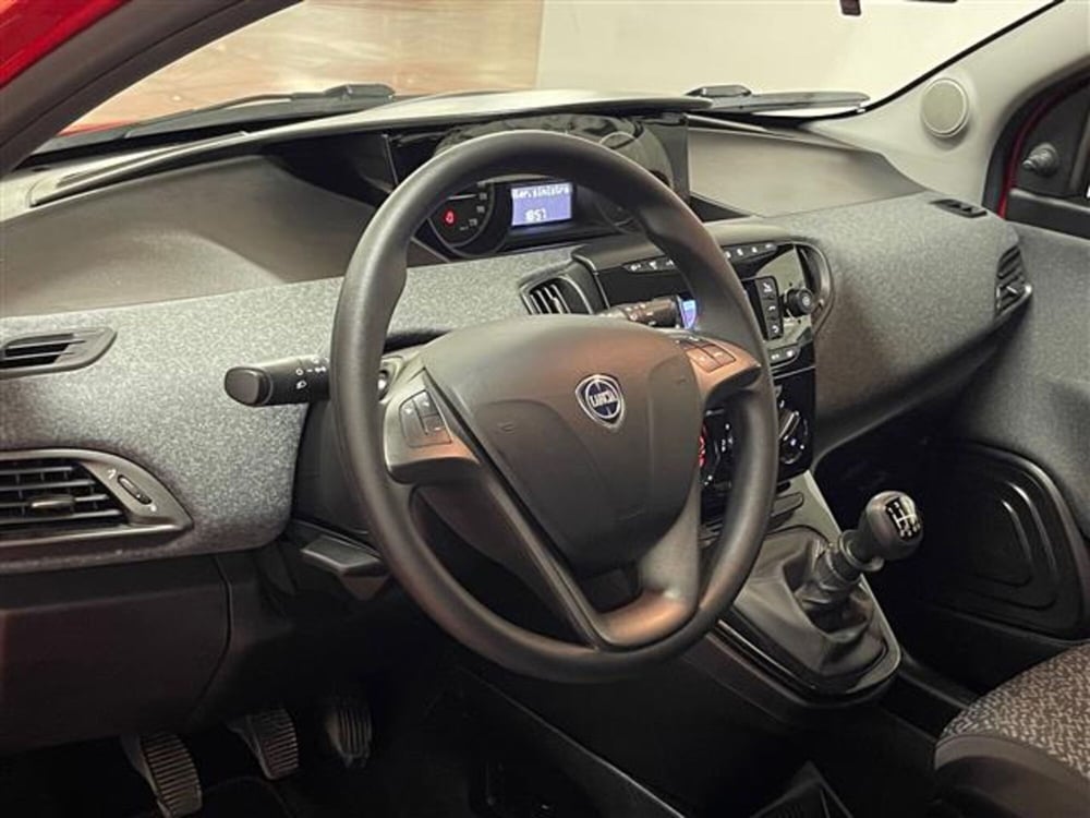 Lancia Ypsilon usata a Ragusa (12)