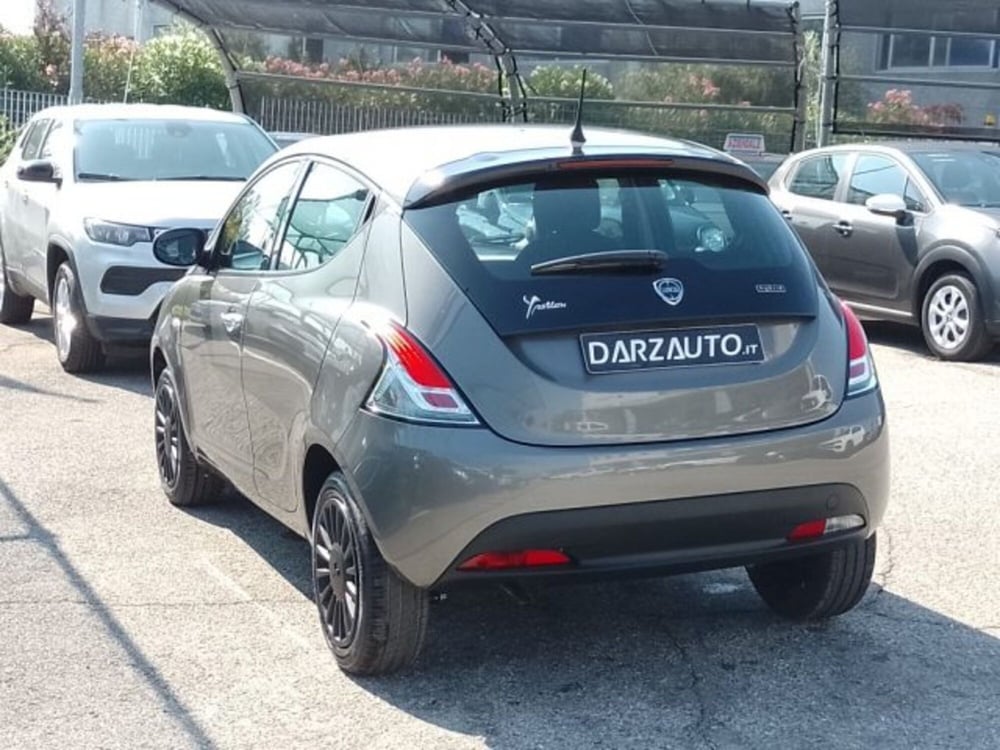 Lancia Ypsilon nuova a Brescia (17)