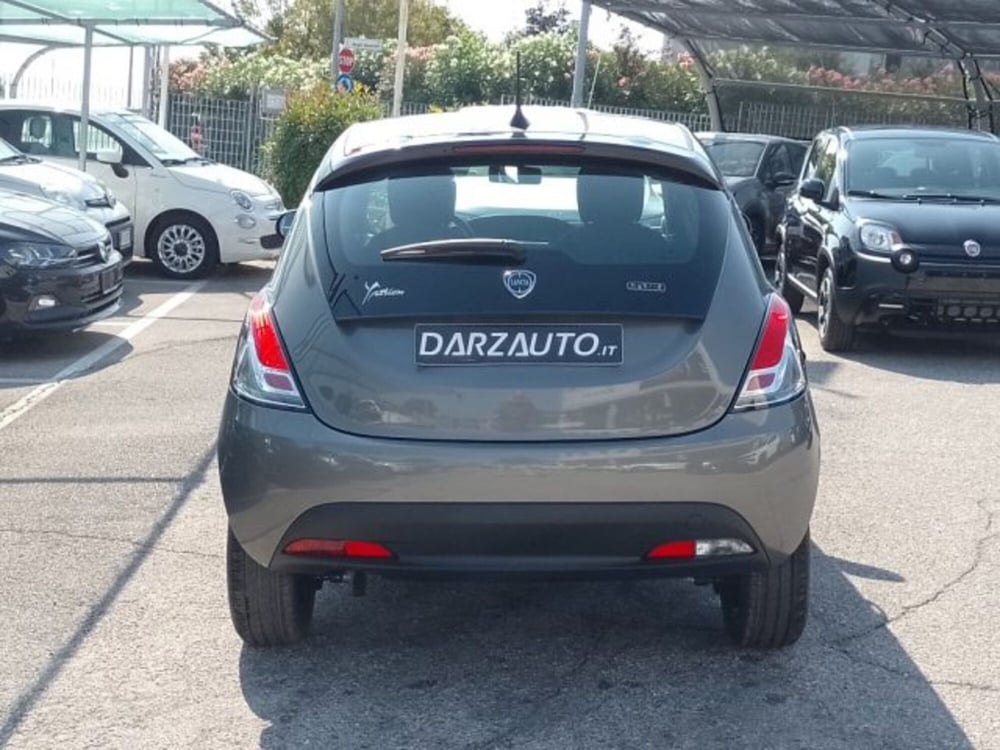 Lancia Ypsilon nuova a Brescia (18)