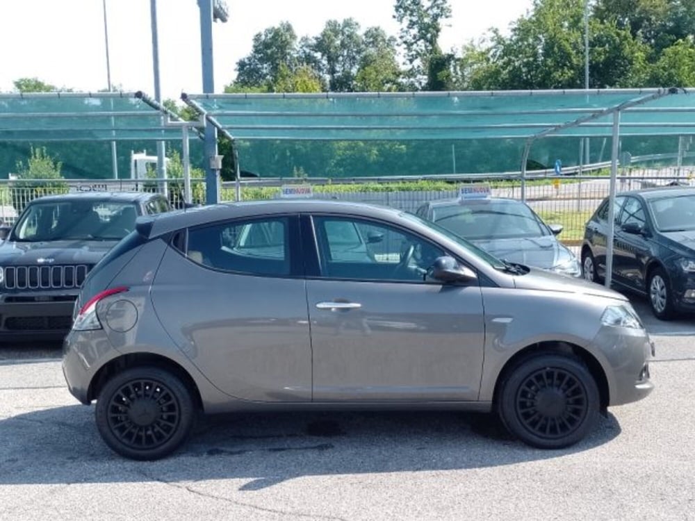 Lancia Ypsilon nuova a Brescia (4)