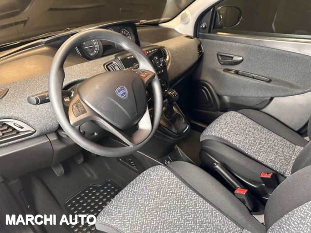 Lancia Ypsilon usata a Perugia (10)