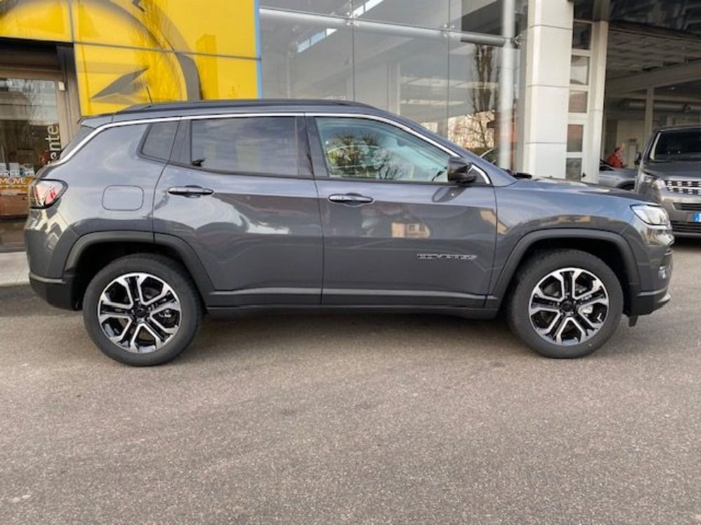 Jeep Compass nuova a Milano (4)