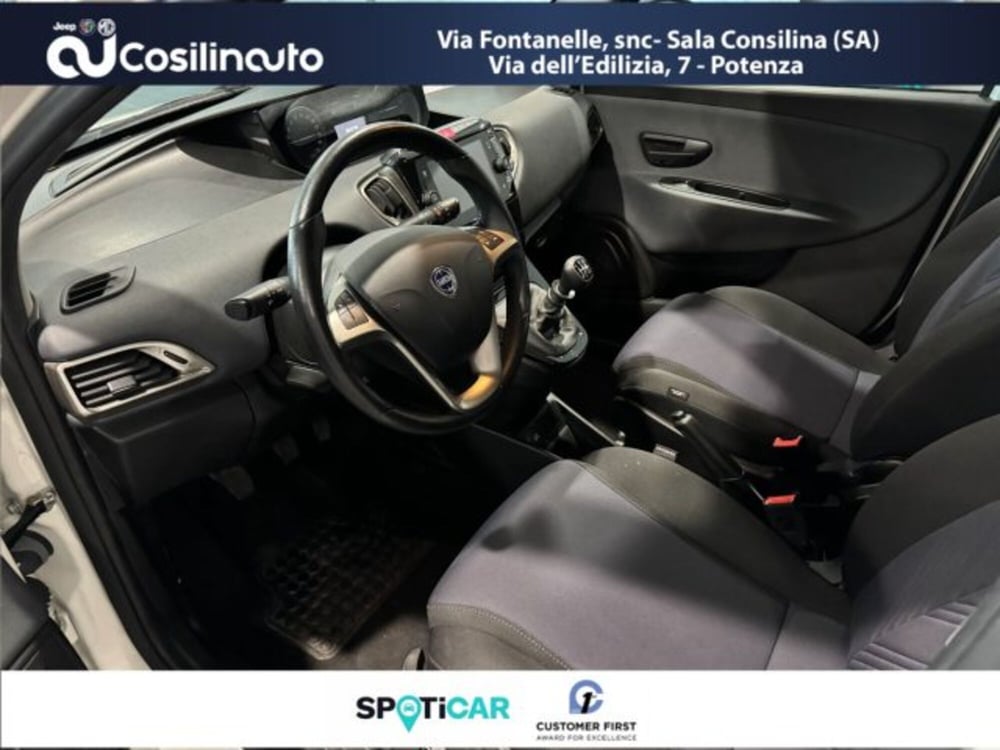 Lancia Ypsilon usata a Salerno (9)