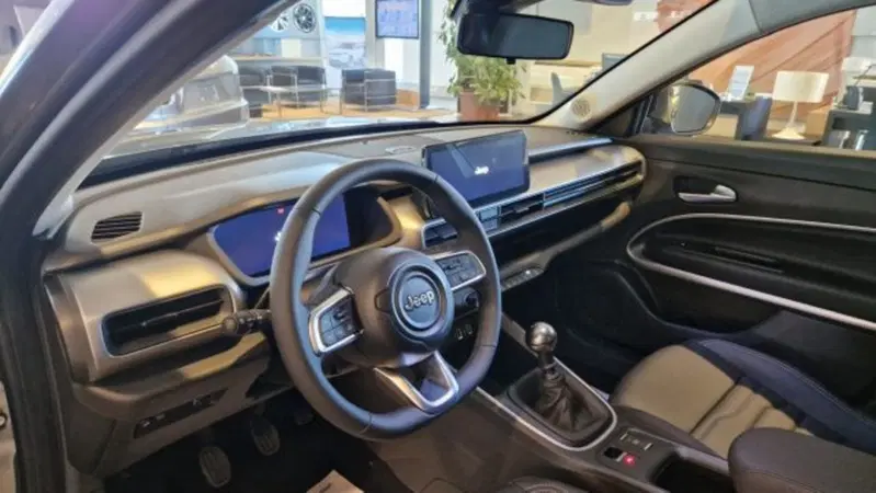 Jeep Avenger nuova a Modena (6)