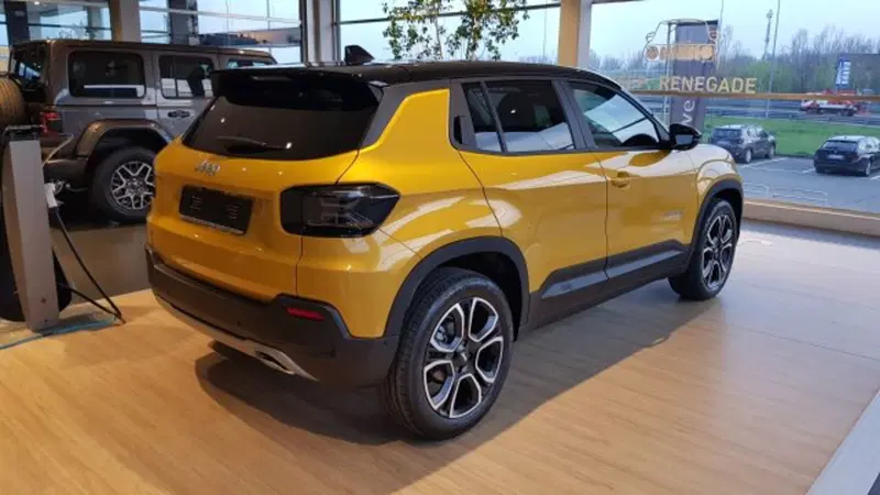 Jeep Avenger usata a Modena (5)